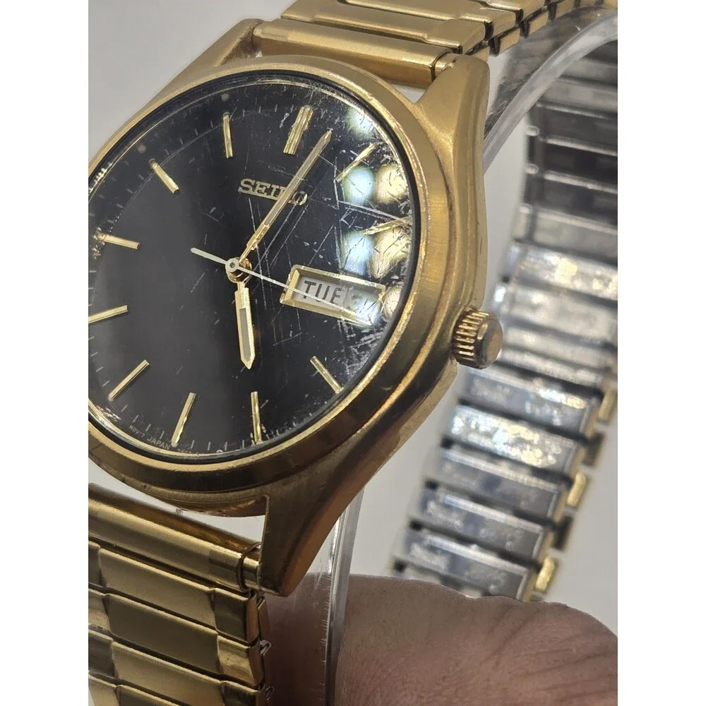 Seiko Men's Vintage Day/Date Gold Tone Quartz Watch 7N43-9048. New Band + Batt.
